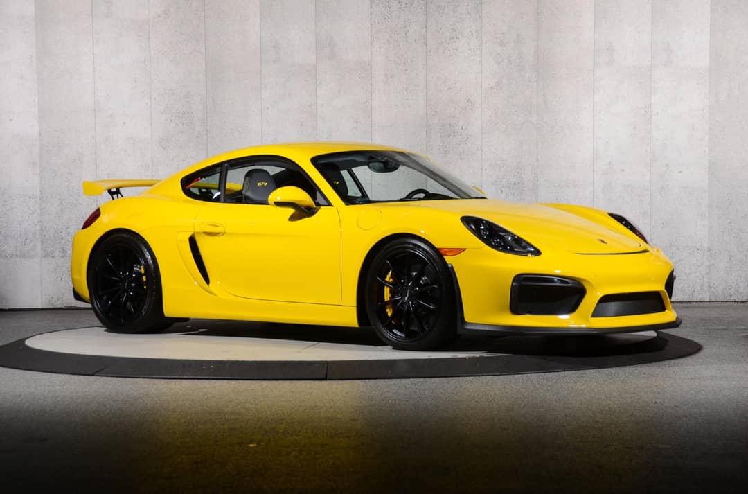2016 Porsche Cayman GT4 — photo 2