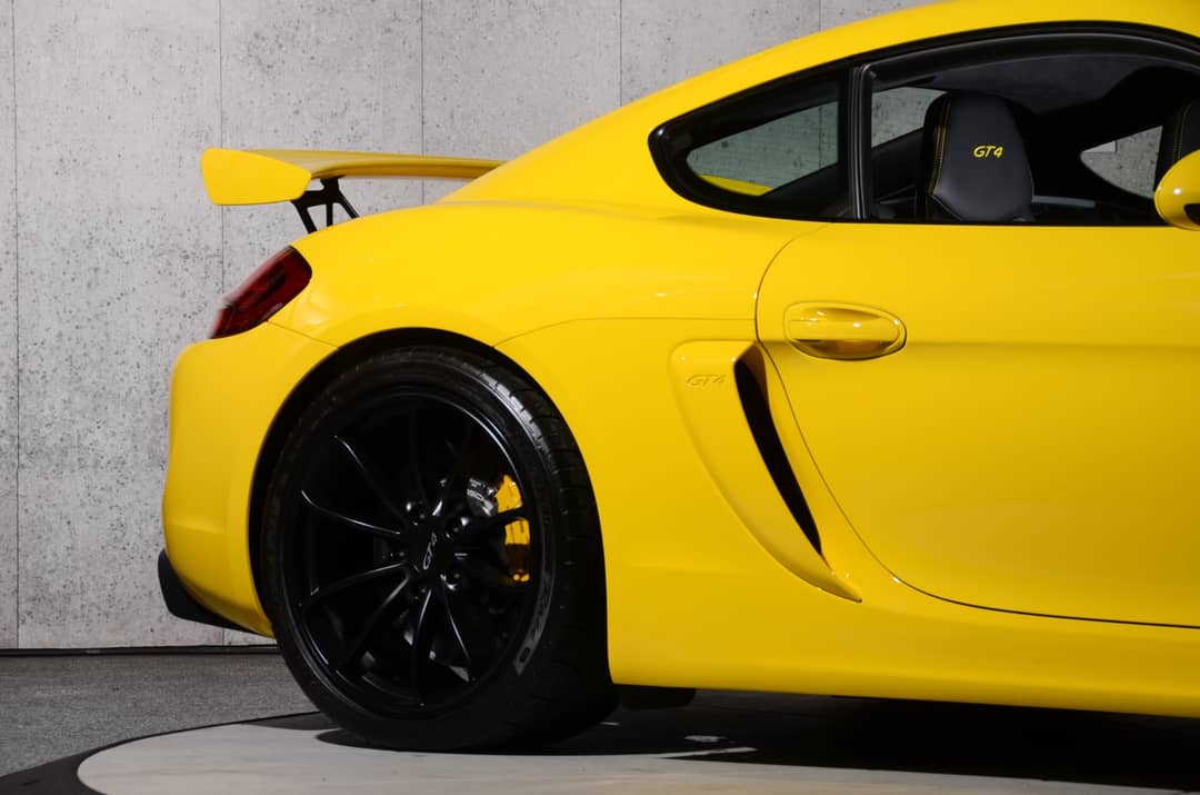 2016 Porsche Cayman GT4 — photo 13