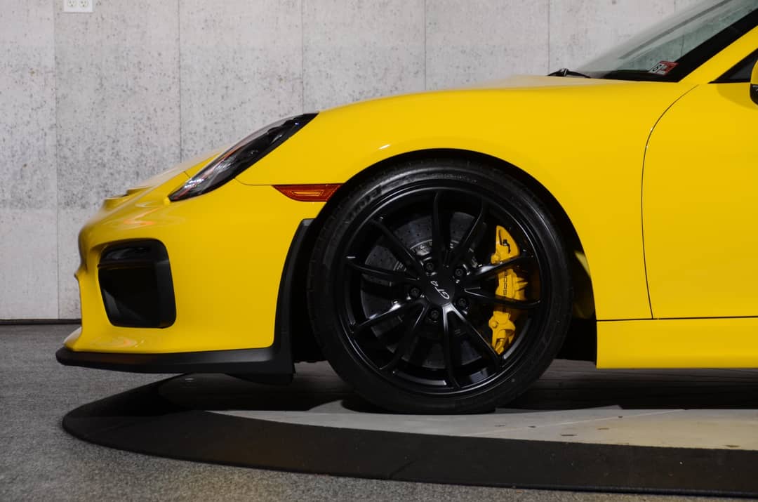 2016 Porsche Cayman GT4 — photo 16