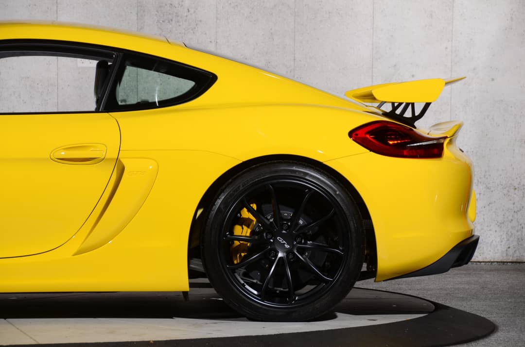 2016 Porsche Cayman GT4 — photo 17