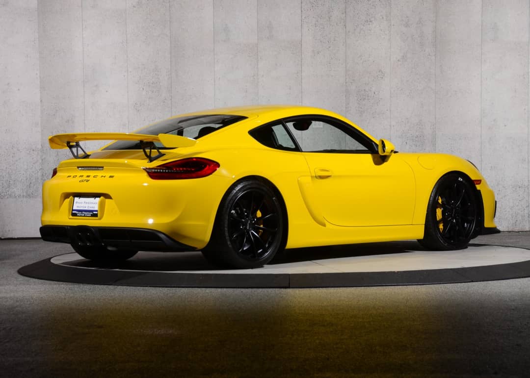 2016 Porsche Cayman GT4 — photo 3