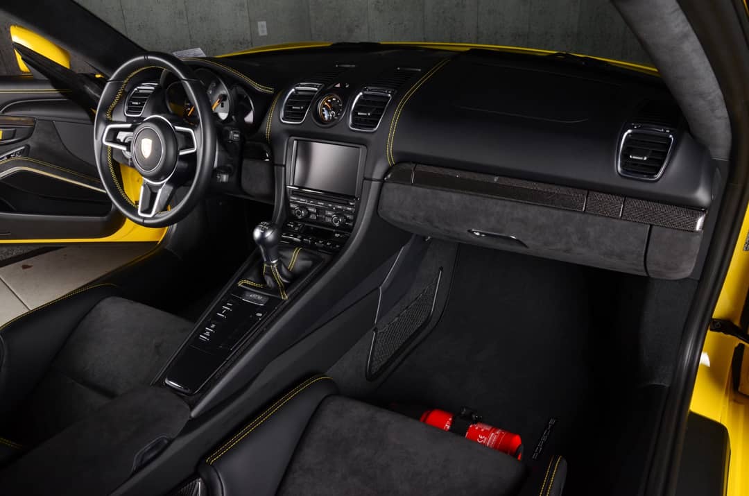 2016 Porsche Cayman GT4 — photo 20