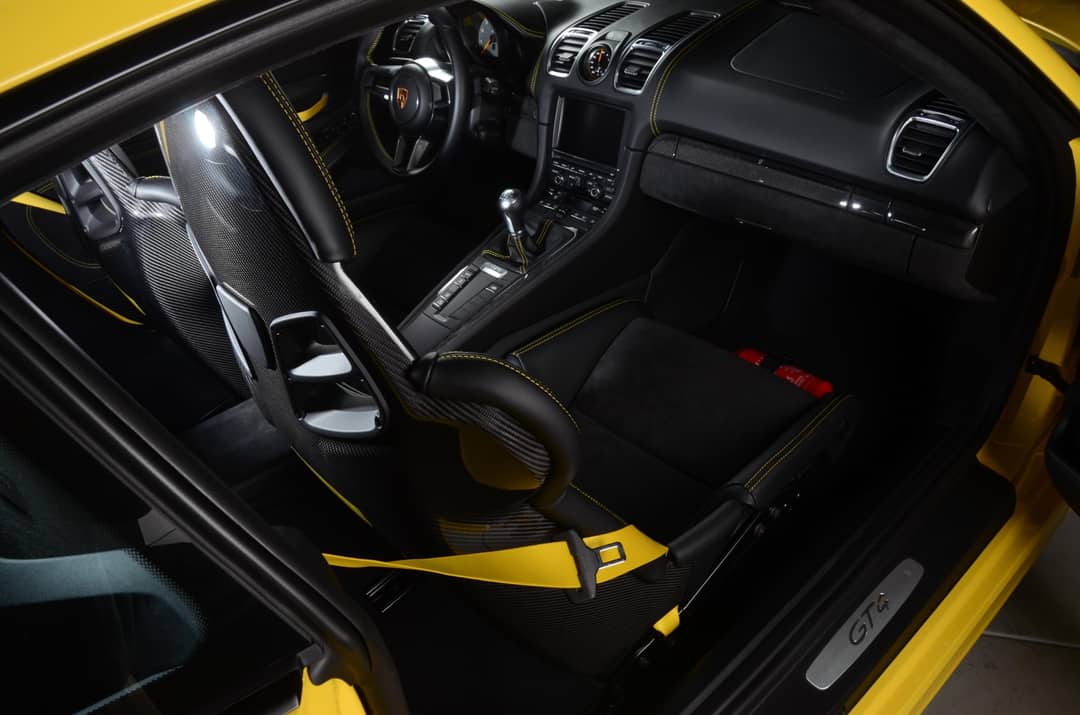 2016 Porsche Cayman GT4 — photo 22