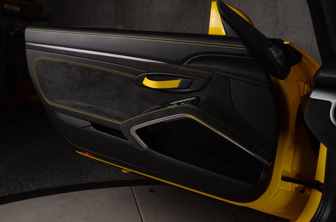 2016 Porsche Cayman GT4 — photo 24