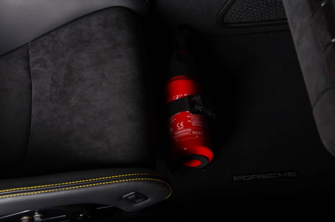 2016 Porsche Cayman GT4 — photo 26
