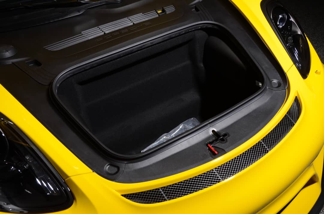2016 Porsche Cayman GT4 — photo 27