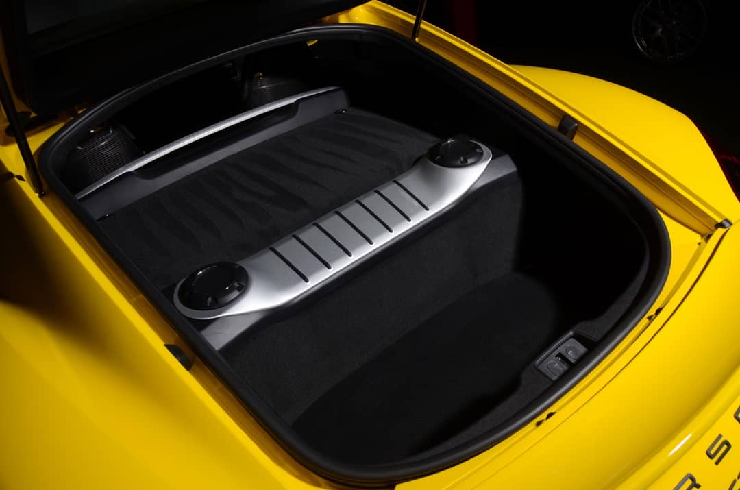 2016 Porsche Cayman GT4 — photo 28