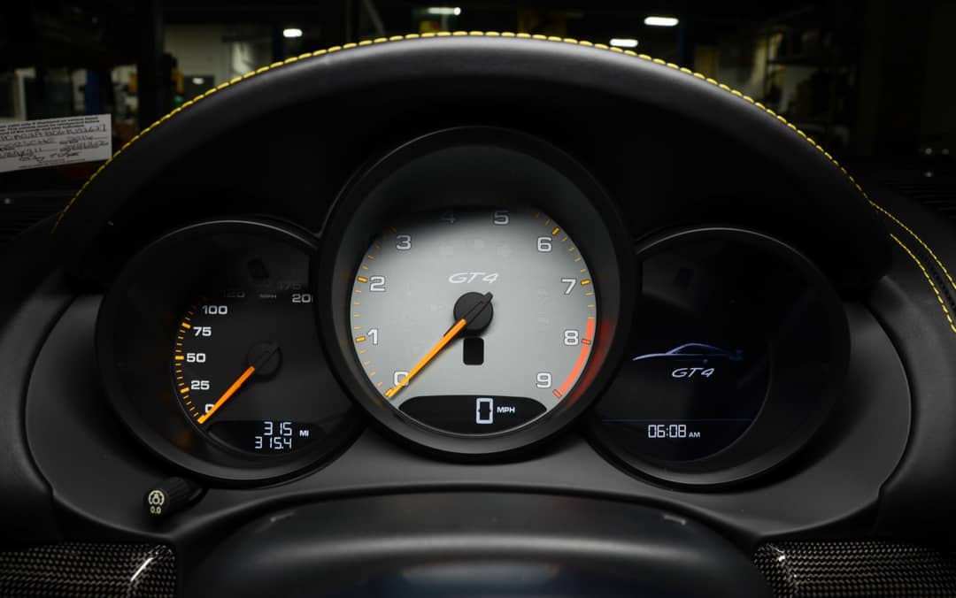 2016 Porsche Cayman GT4 — photo 4
