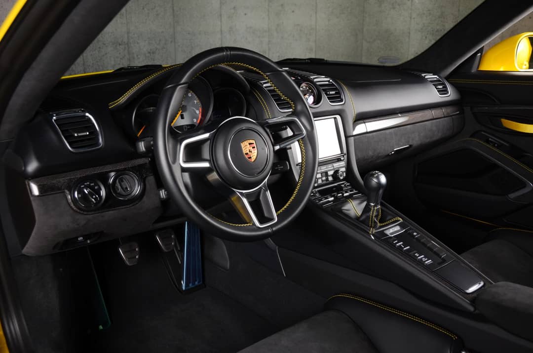 2016 Porsche Cayman GT4 — photo 6