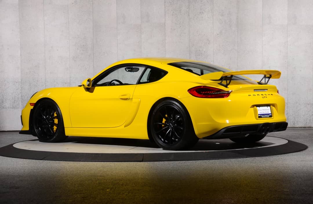 2016 Porsche Cayman GT4 — photo 9