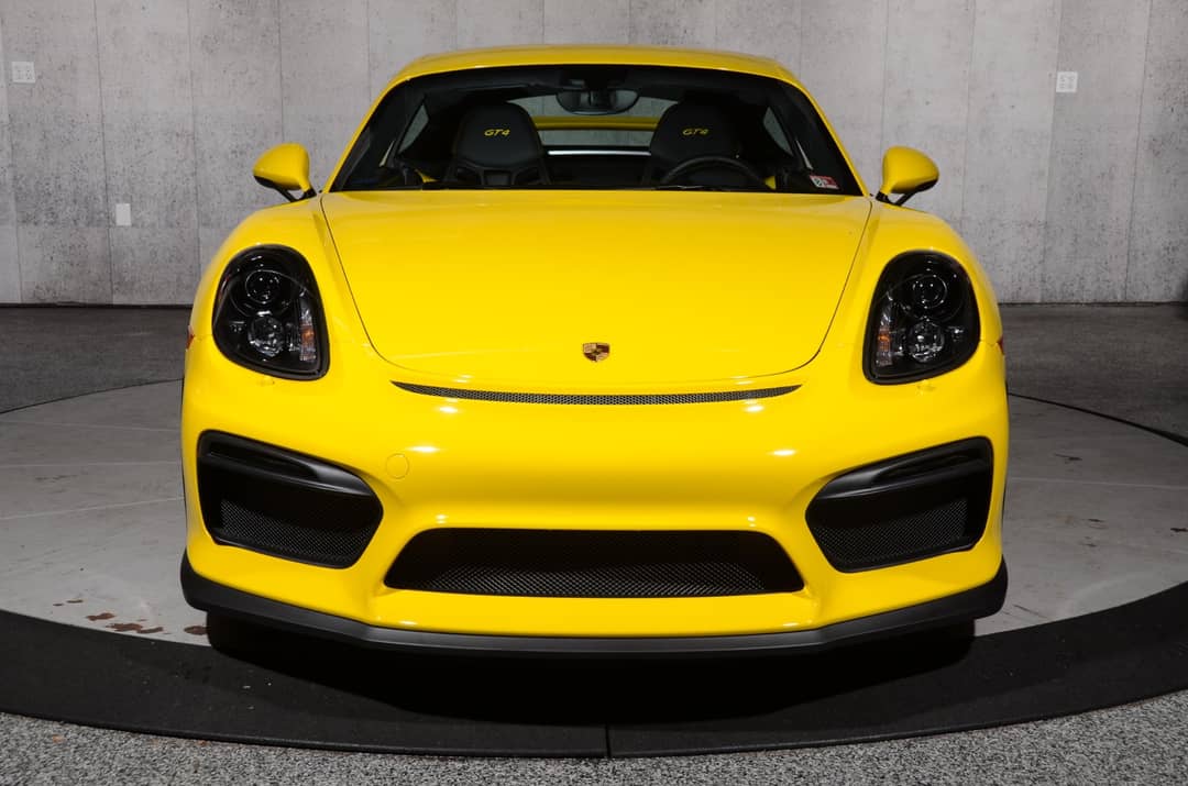 2016 Porsche Cayman GT4 — photo 10