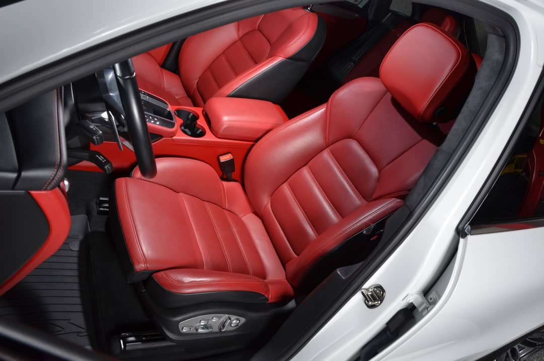 2017 Porsche Macan Turbo — photo 12