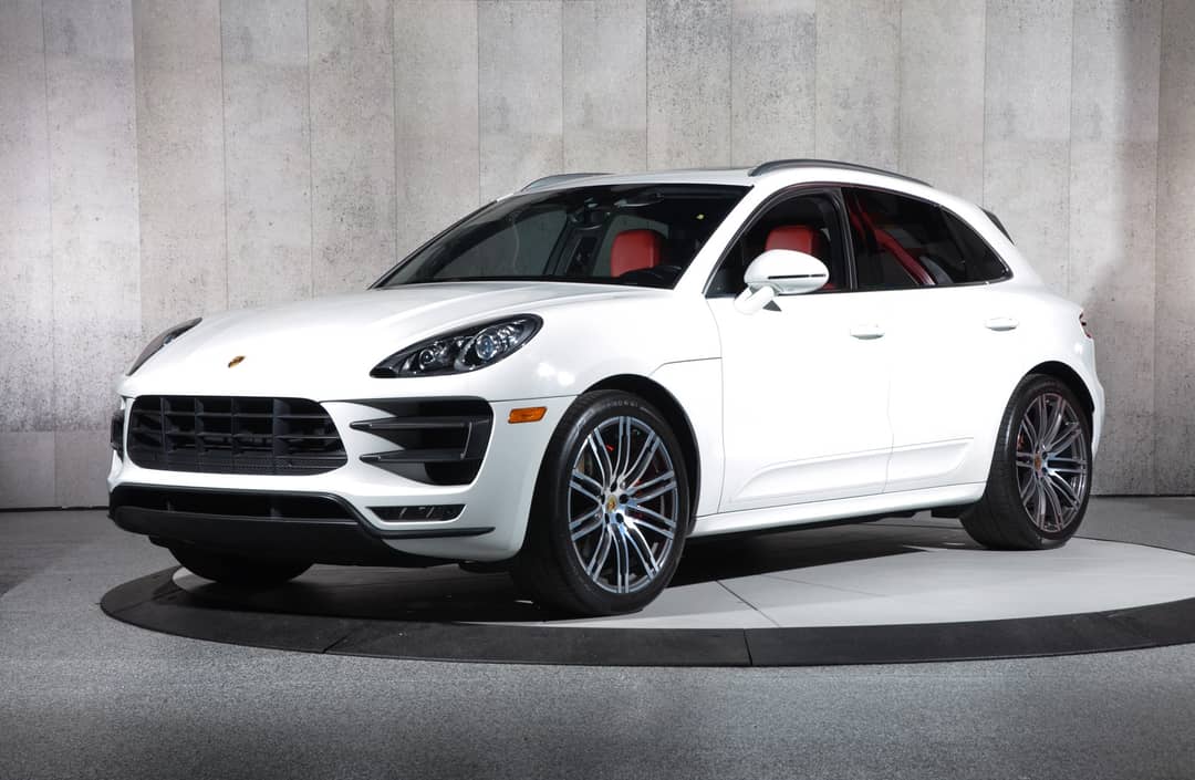 2017 Porsche Macan Turbo — photo 4