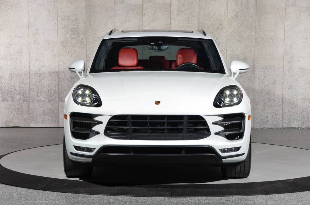 2017 Porsche Macan Turbo — photo 6