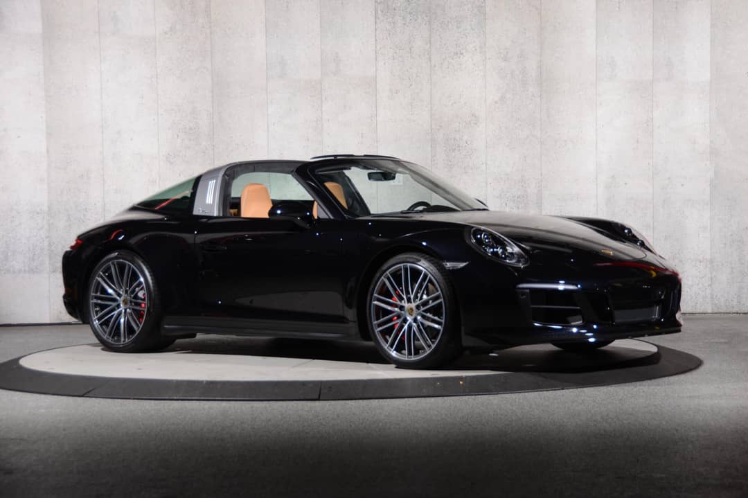 2019 Porsche 911 Targa 4S — photo 2