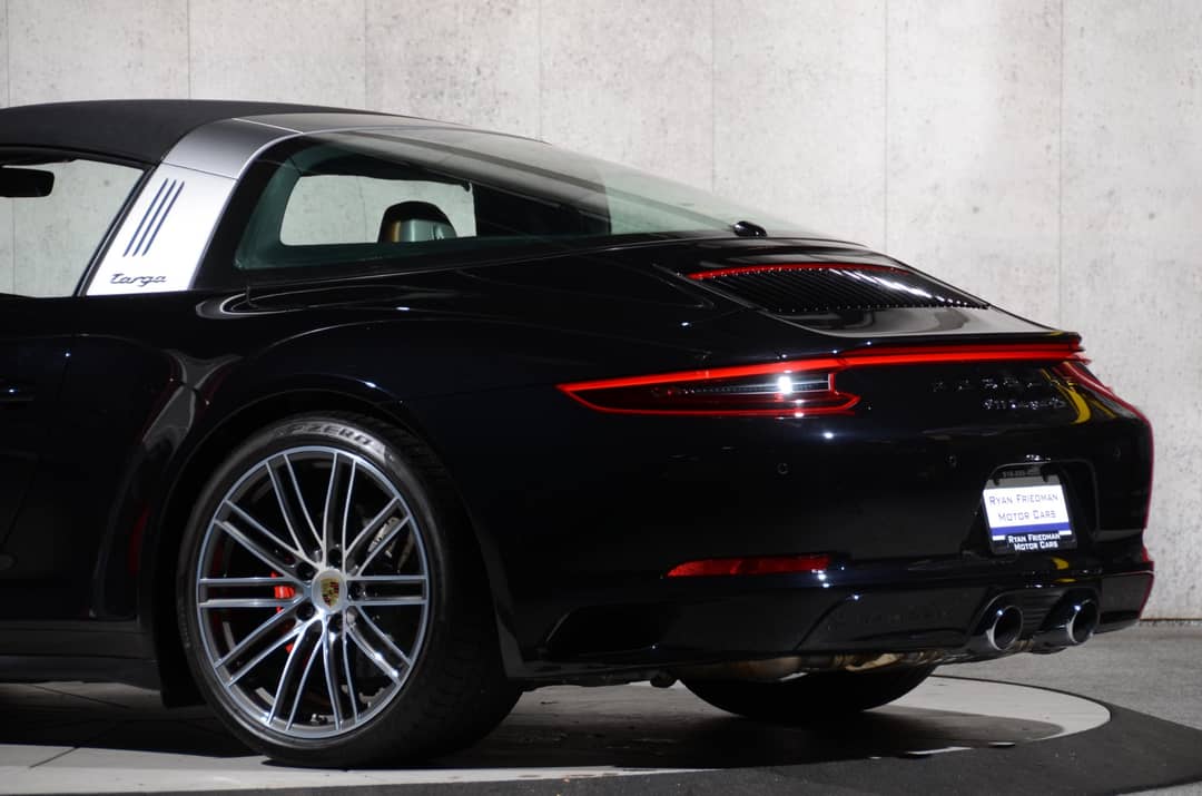 2019 Porsche 911 Targa 4S — photo 16