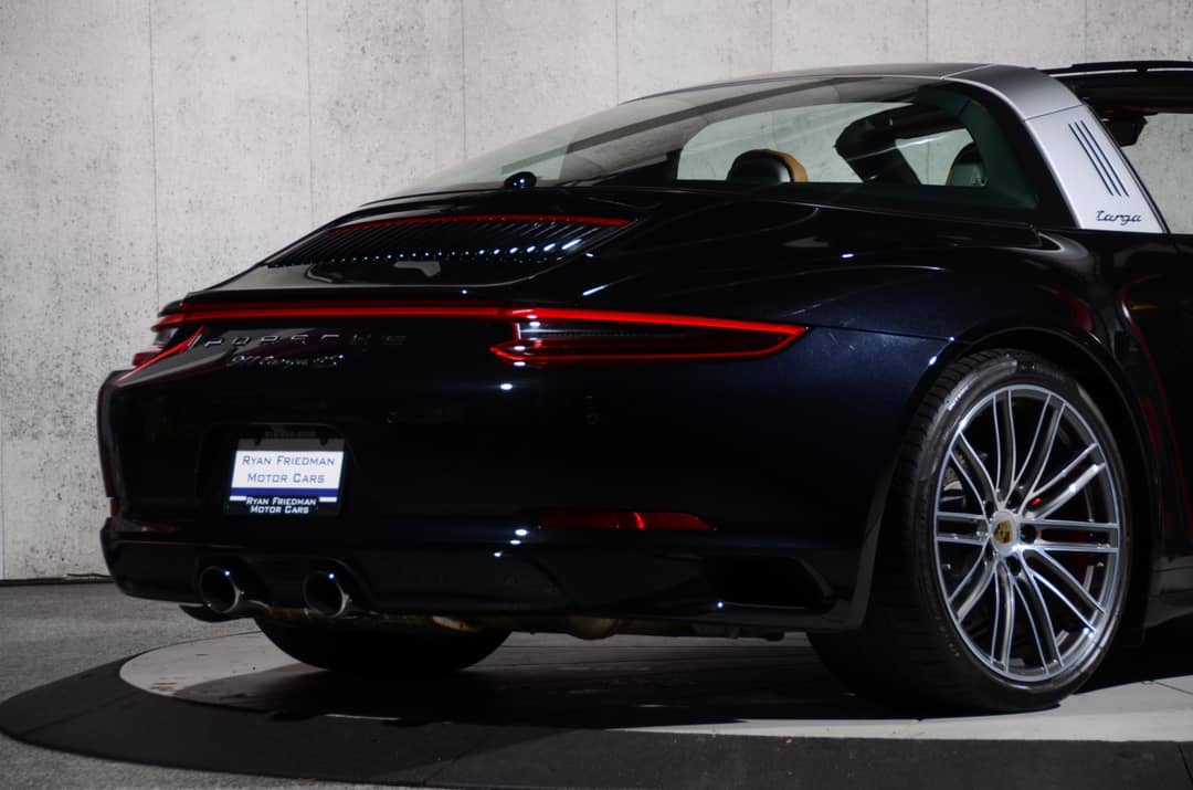 2019 Porsche 911 Targa 4S — photo 17