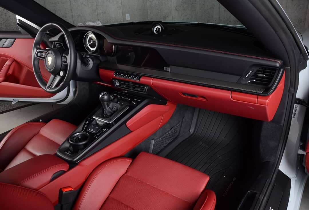 2024 Porsche 911 Carrera GTS — photo 18