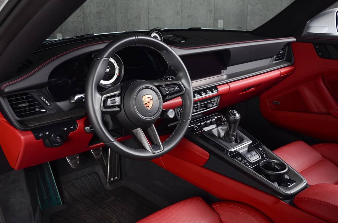 2024 Porsche 911 Carrera GTS — photo 4
