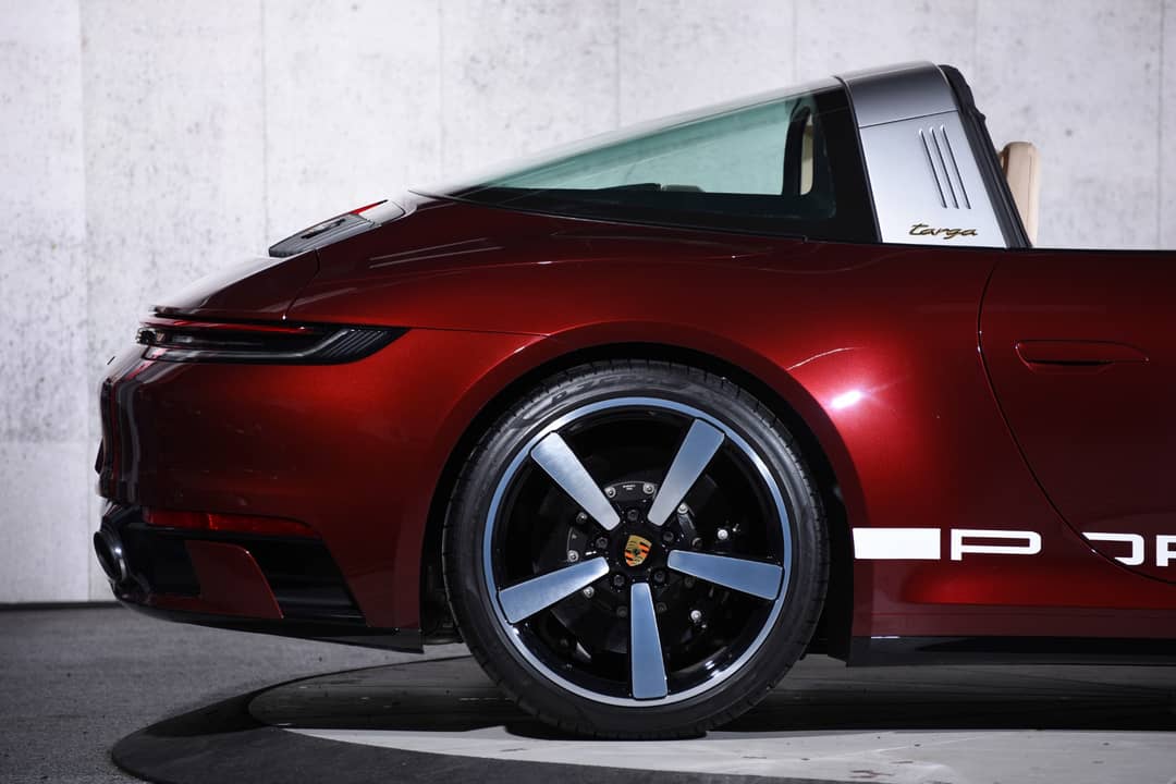 2021 Porsche 911 Targa 4S Heritage Edition — photo 12