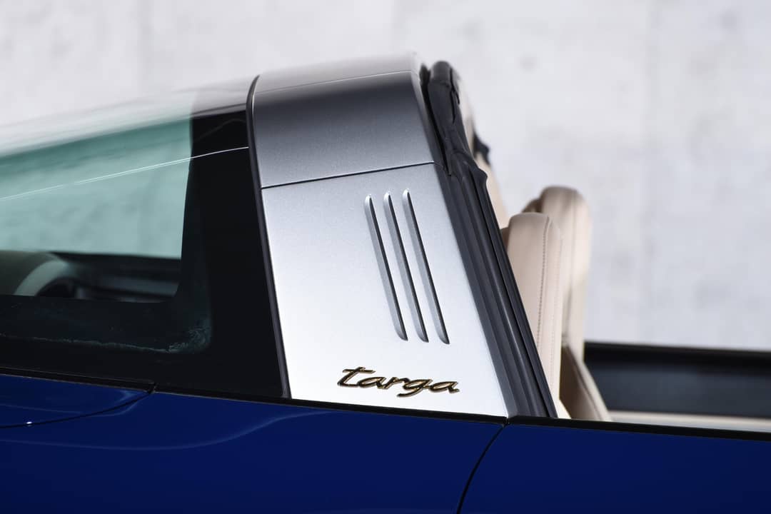 2021 Porsche 911 Targa 4S Heritage Edition — photo 16