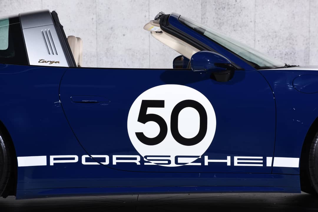 2021 Porsche 911 Targa 4S Heritage Edition — photo 17