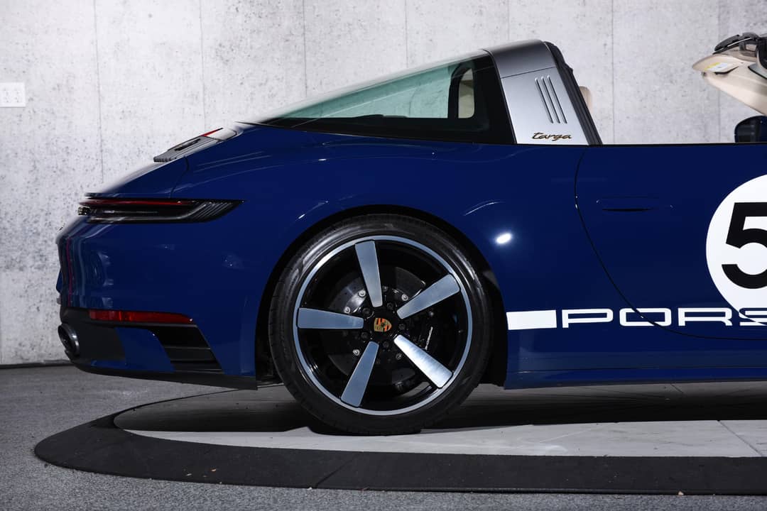 2021 Porsche 911 Targa 4S Heritage Edition — photo 20