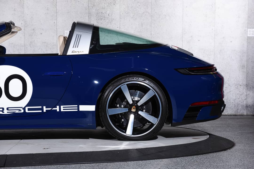 2021 Porsche 911 Targa 4S Heritage Edition — photo 21