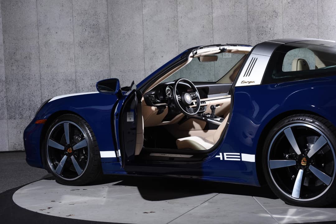 2021 Porsche 911 Targa 4S Heritage Edition — photo 23