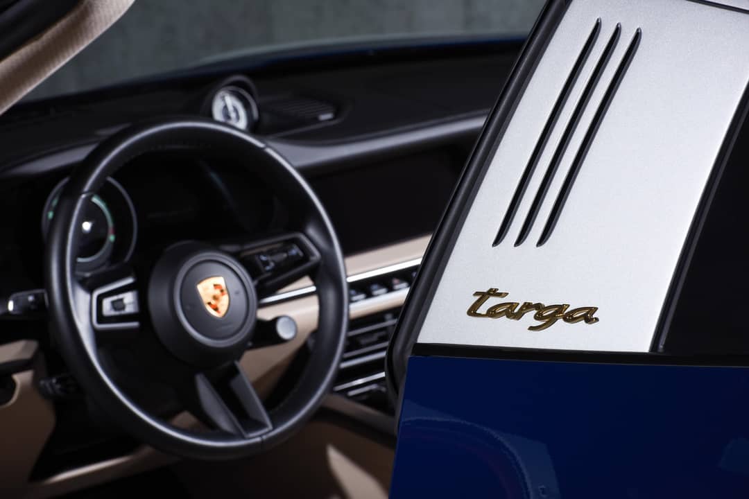 2021 Porsche 911 Targa 4S Heritage Edition — photo 41