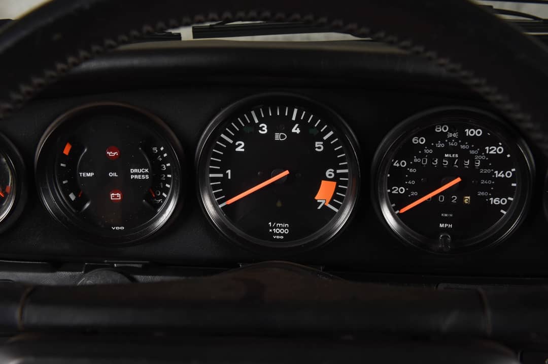 1989 Porsche 911 Targa — photo 22