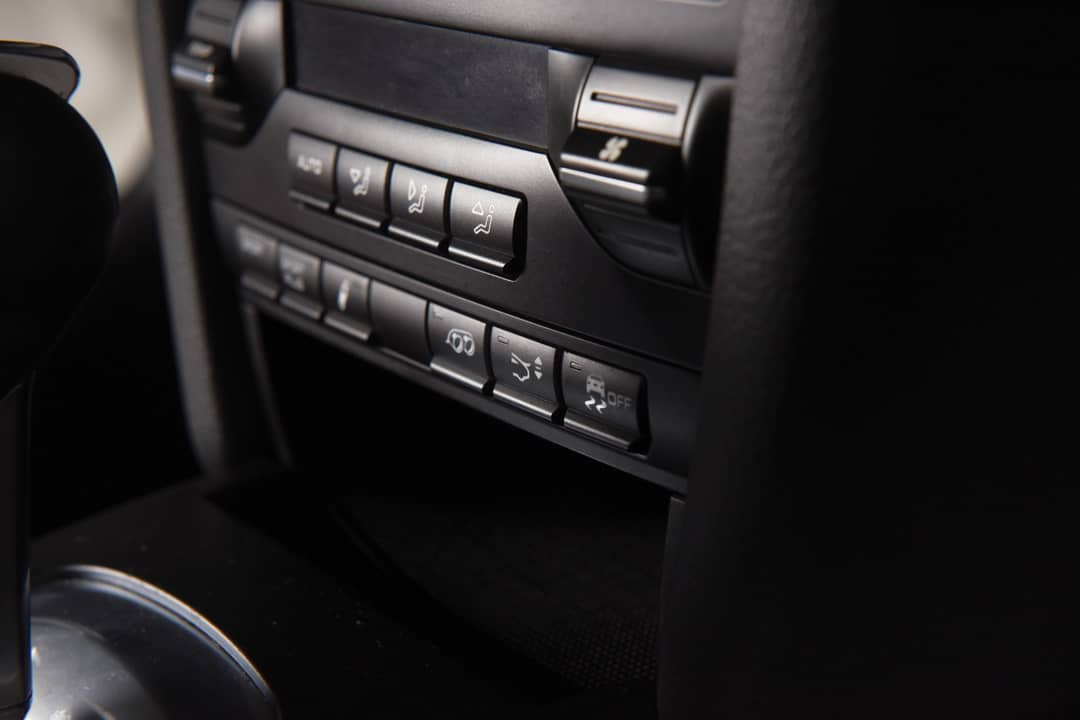 2012 Porsche 911 Carrera 4 GTS — photo 30