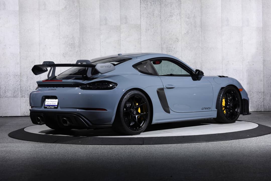 2024 Porsche 718 Cayman GT4 RS — photo 3