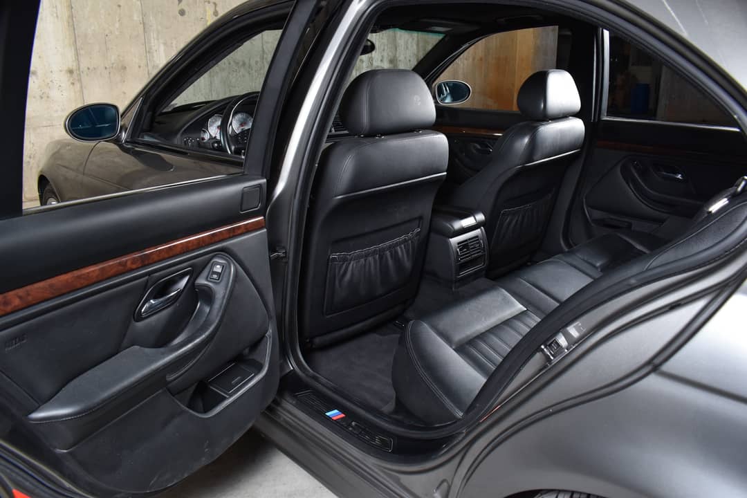 2003 BMW M5 — photo 33