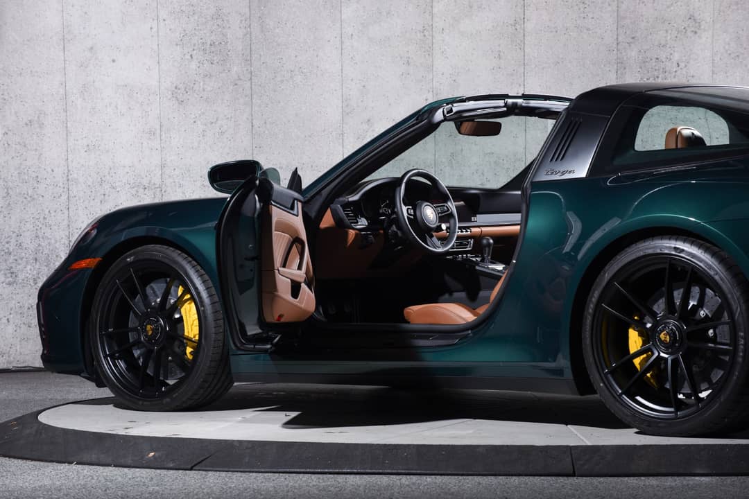 2024 Porsche 911 Targa 4 GTS — photo 11