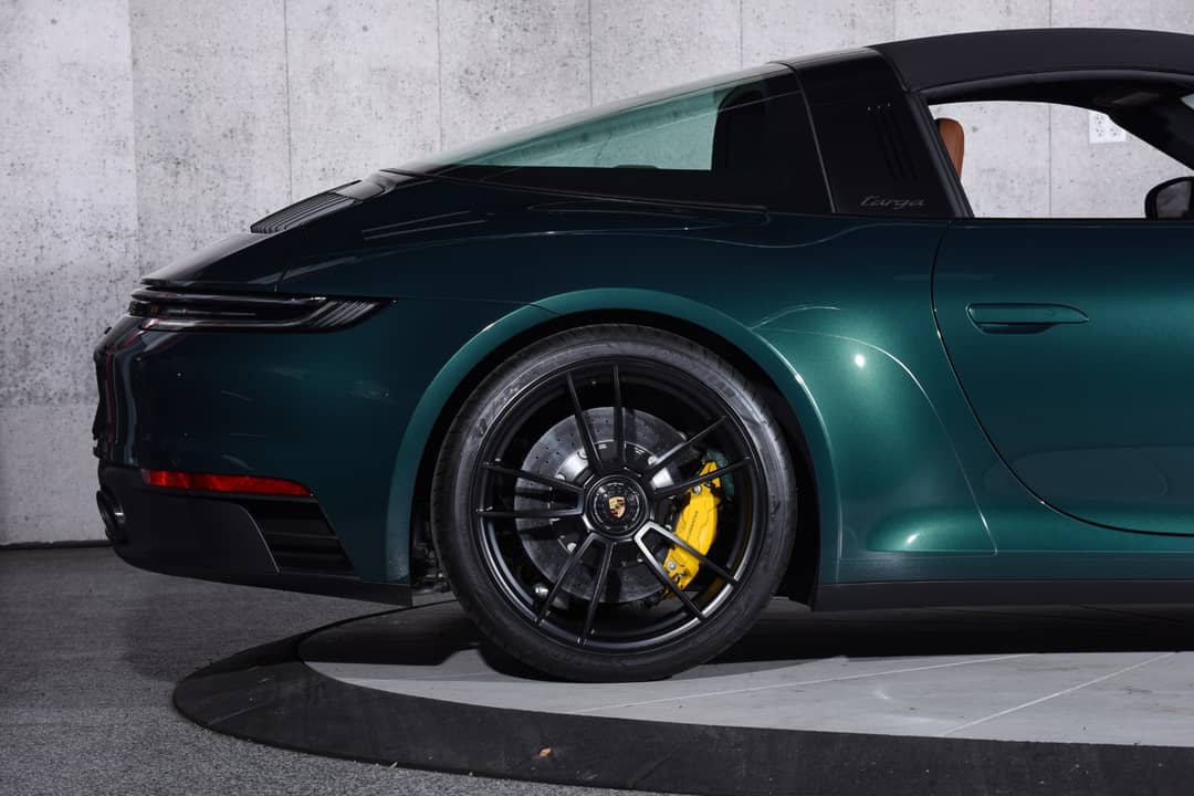 2024 Porsche 911 Targa 4 GTS — photo 34