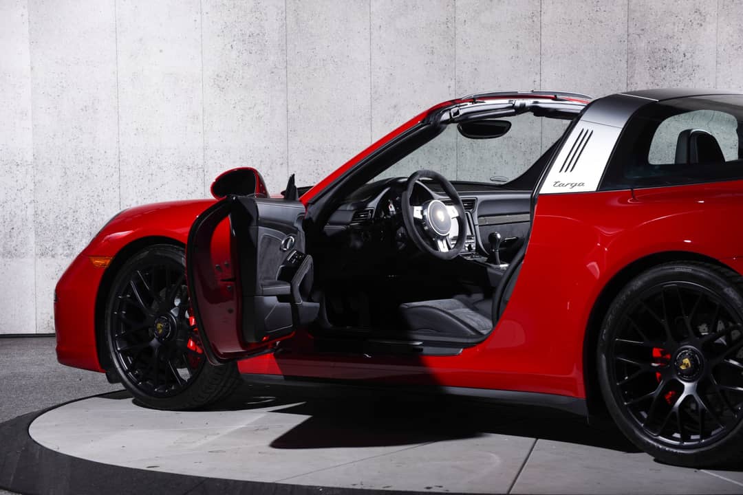 2016 Porsche 911 Targa 4 GTS — photo 18