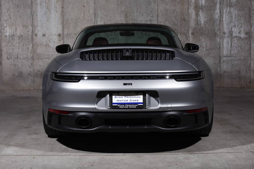 2024 Porsche 911 Targa 4 GTS — photo 12