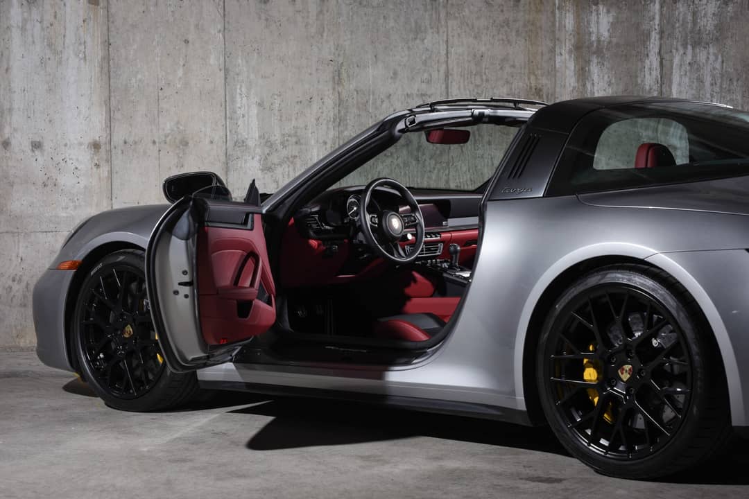 2024 Porsche 911 Targa 4 GTS — photo 16