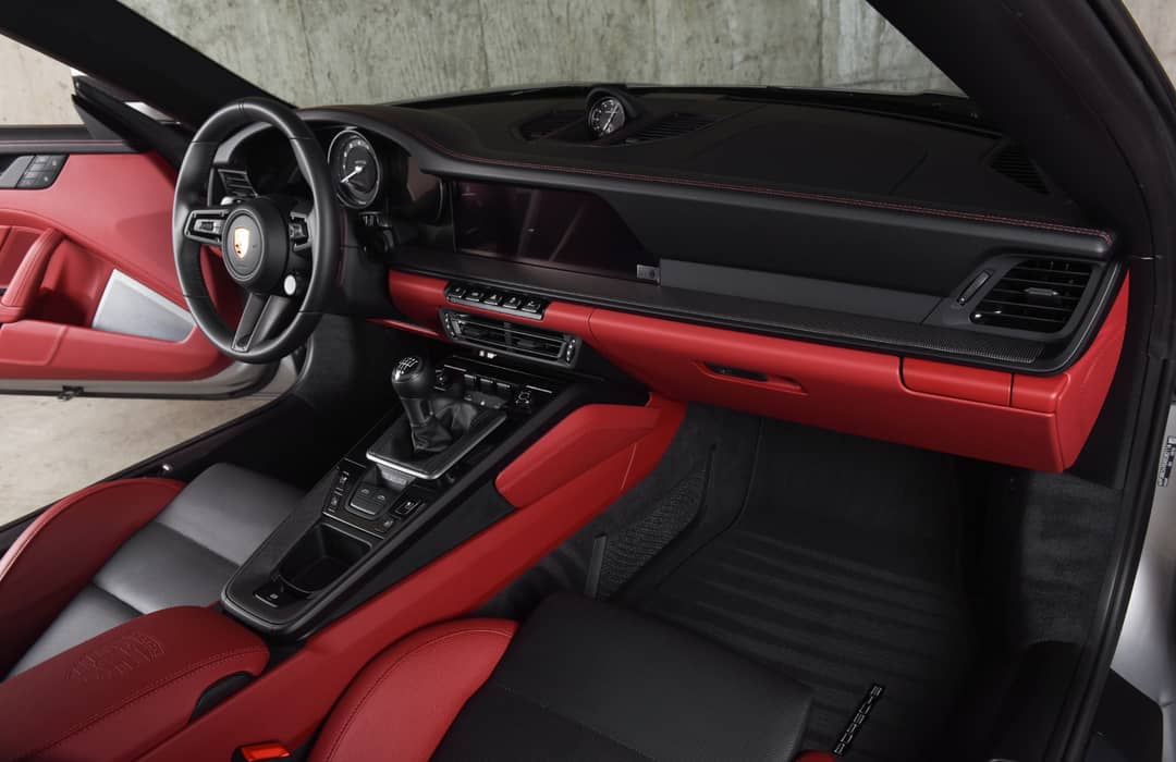 2024 Porsche 911 Targa 4 GTS — photo 17