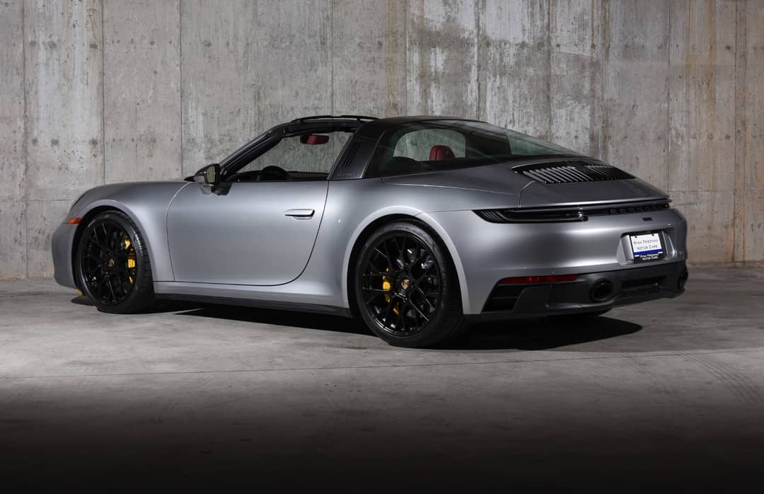 2024 Porsche 911 Targa 4 GTS — photo 10