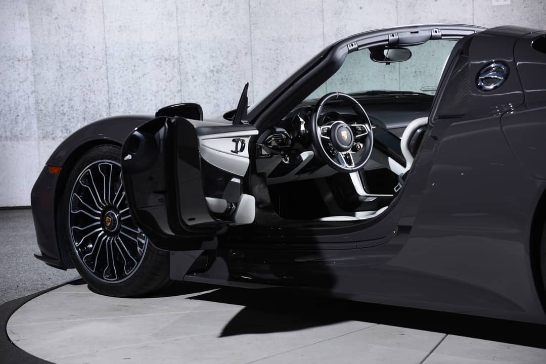 2015 Porsche 918 Spyder — photo 15