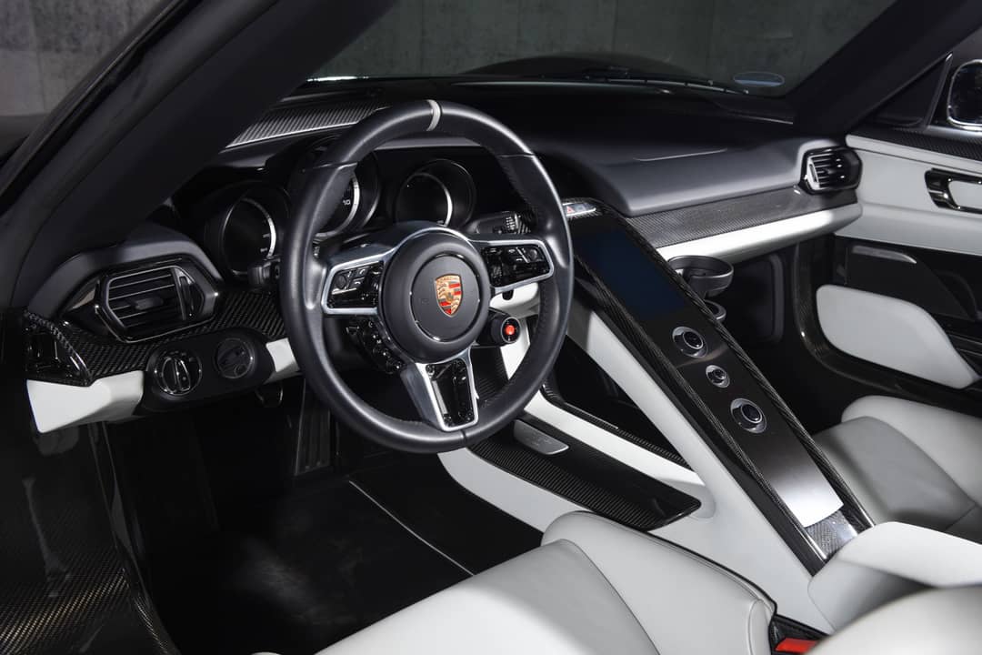 2015 Porsche 918 Spyder — photo 5