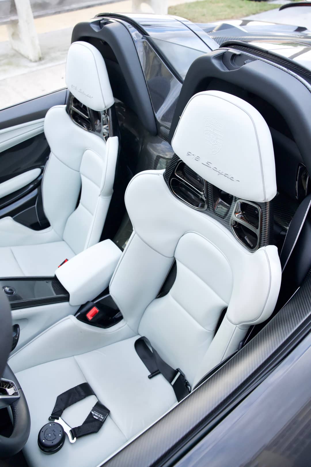 2015 Porsche 918 Spyder — photo 50