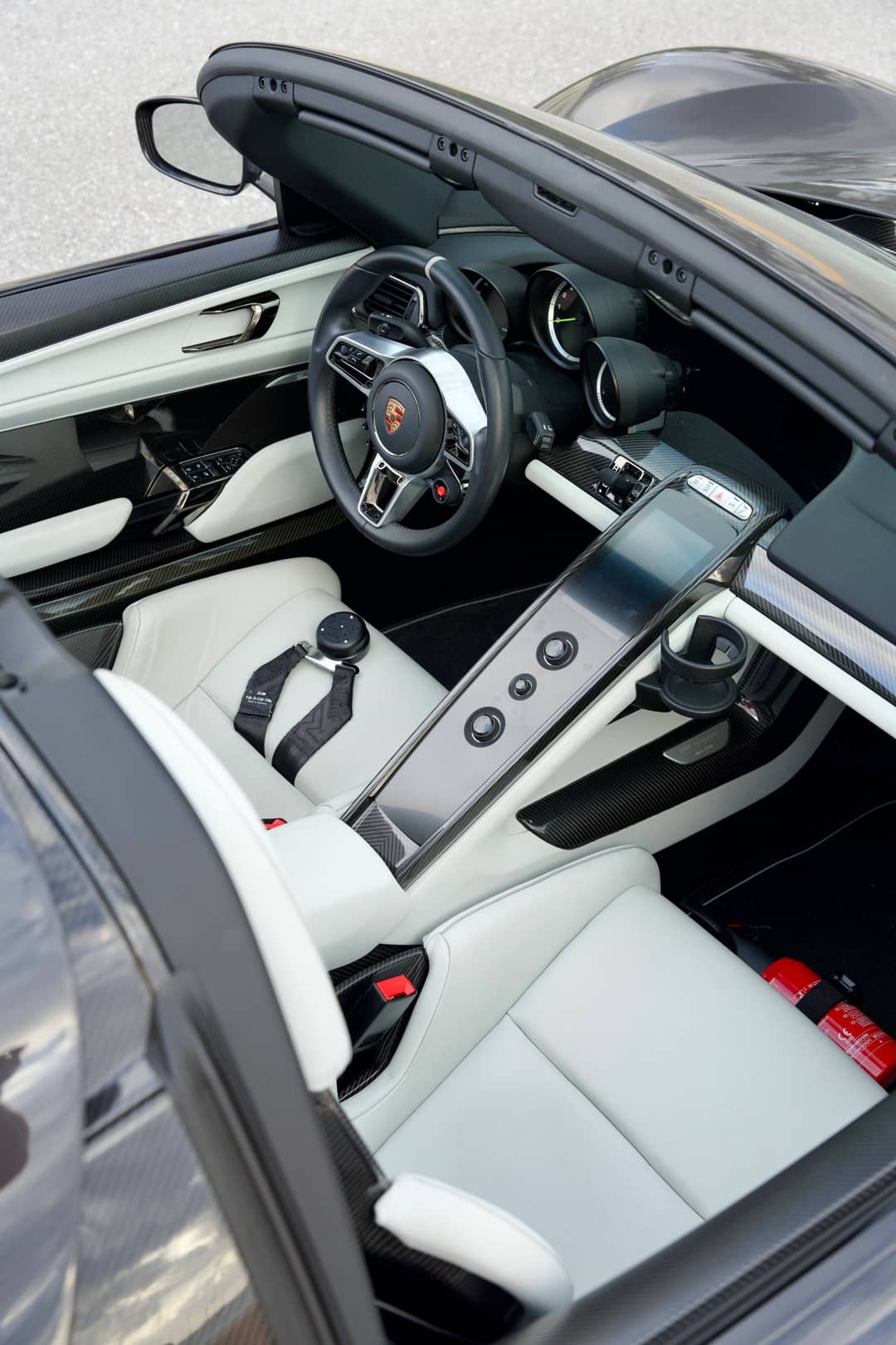 2015 Porsche 918 Spyder — photo 52
