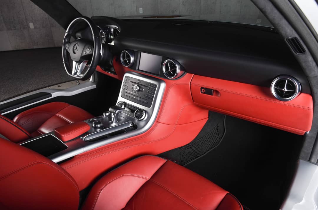 2011 Mercedes-Benz SLS AMG — photo 14