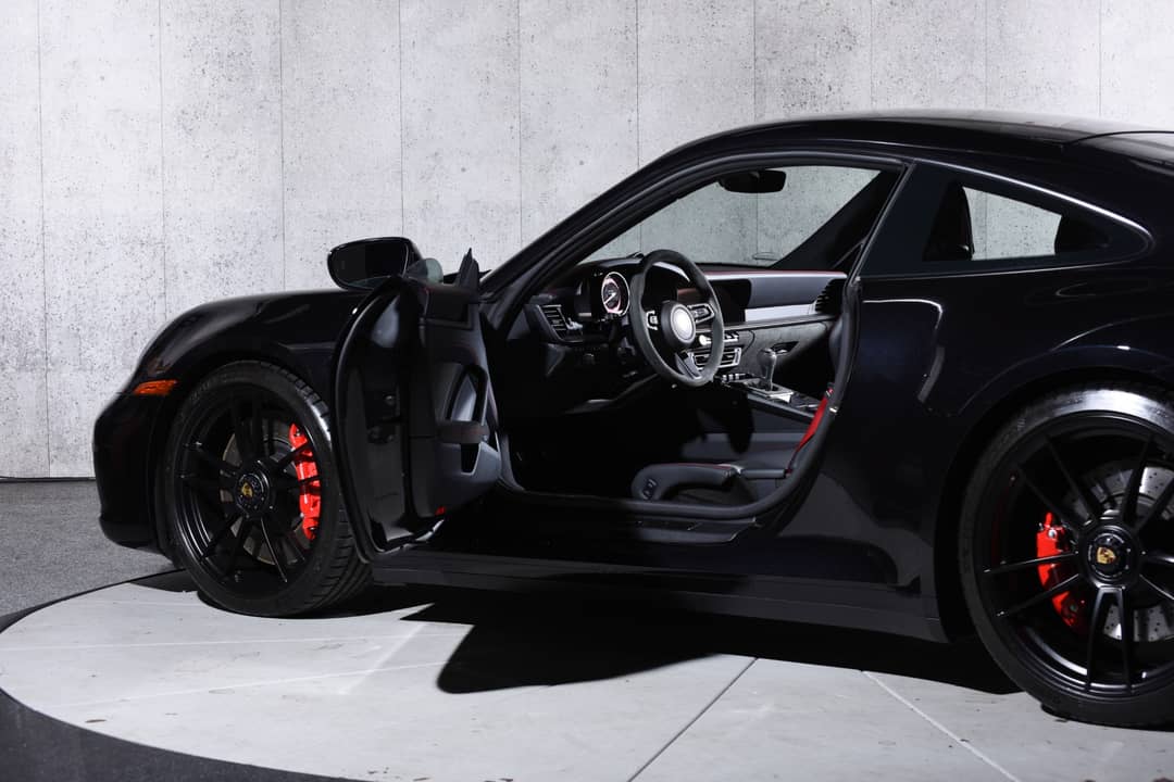 2024 Porsche 911 Carrera GTS — photo 18