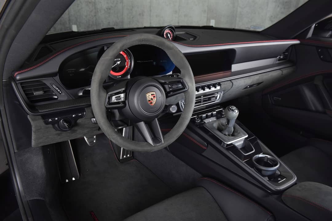 2024 Porsche 911 Carrera GTS — photo 4