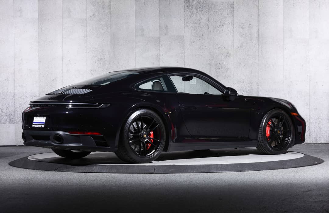 2024 Porsche 911 Carrera GTS — photo 10