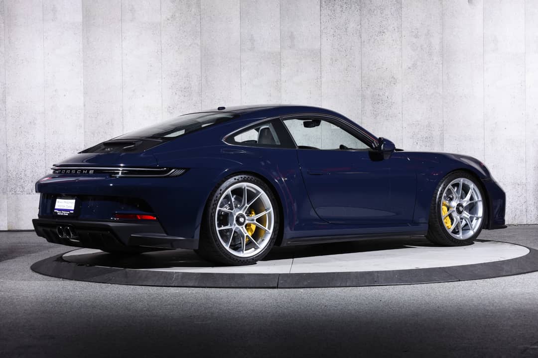 2022 Porsche 911 GT3 Touring — photo 3